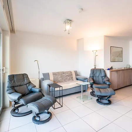 Apartament In Nieuwpoort By The Seafront, Cleaning Included *