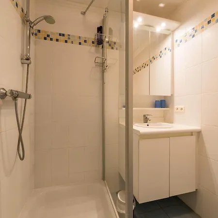In Nieuwpoort By The Seafront, Cleaning Included Apartament