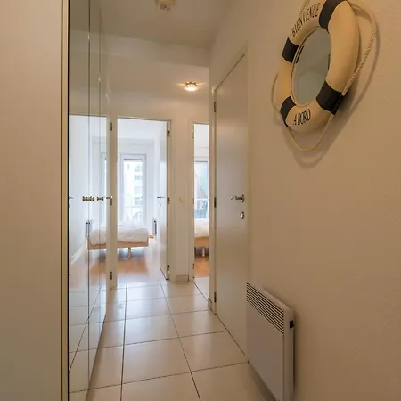 In Nieuwpoort By The Seafront, Cleaning Included Apartament *