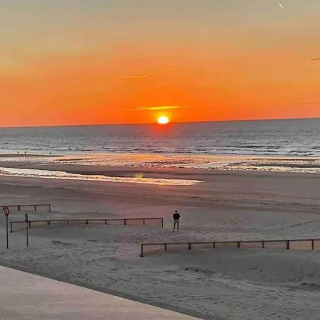 In Nieuwpoort By The Seafront, Cleaning Included *