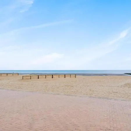 In Nieuwpoort By The Seafront, Cleaning Included 아파트 코크시데